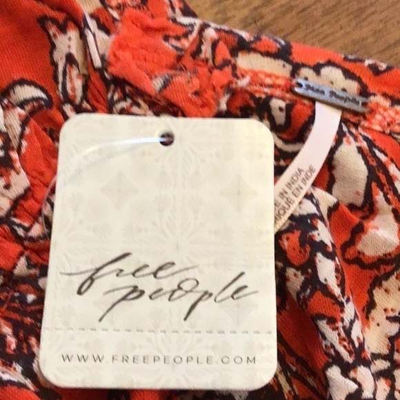 Free People Say The Word Floral V-Neck Ruched Top Ruby Red Size Large NWT - Picture 8 of 10
